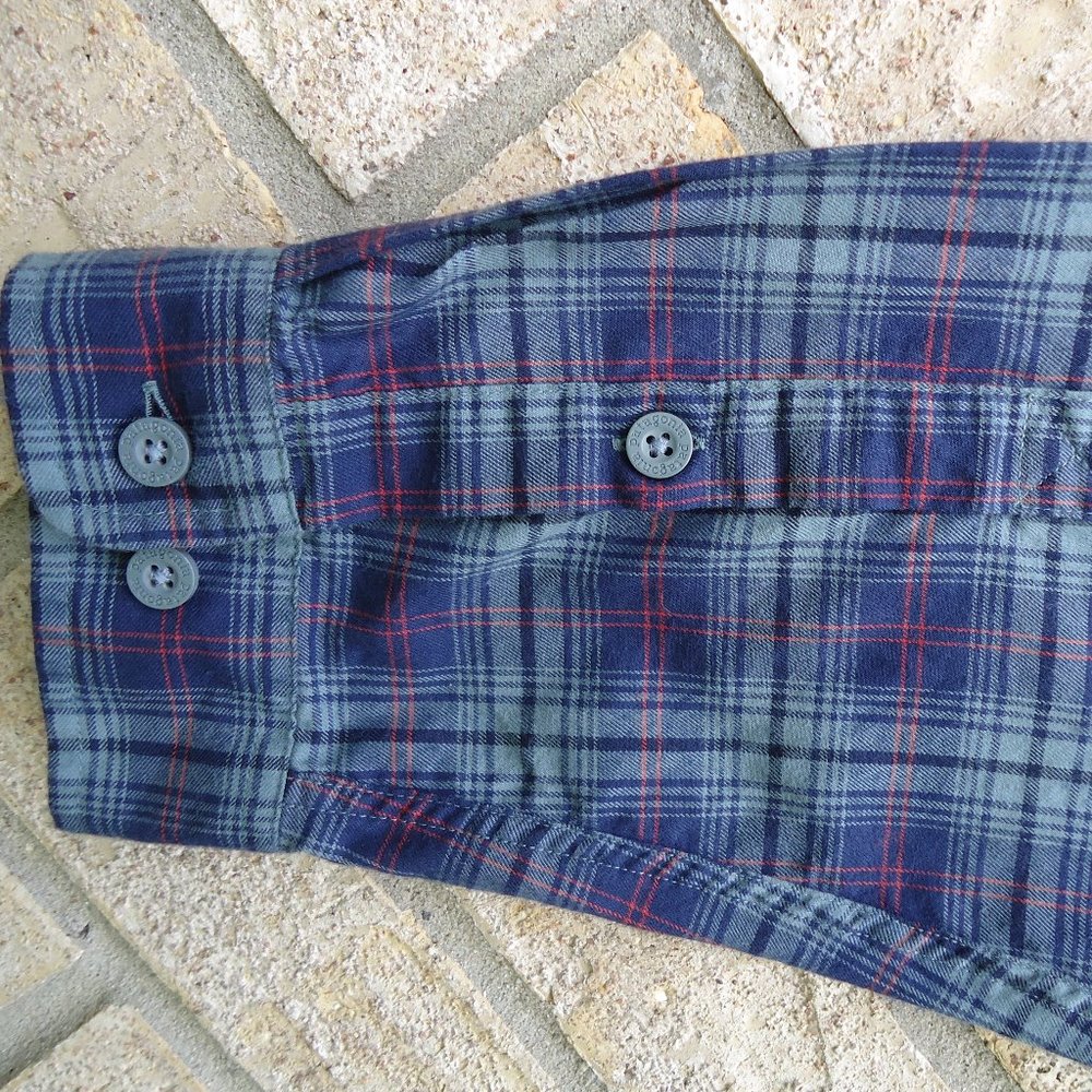 SIZE L. PATAGONIA 100% organic cotton flannel shirt. - Picture 6 of 16
